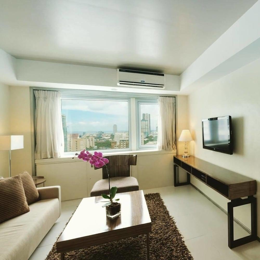 Quest Serviced Residences Cebu Esterno foto